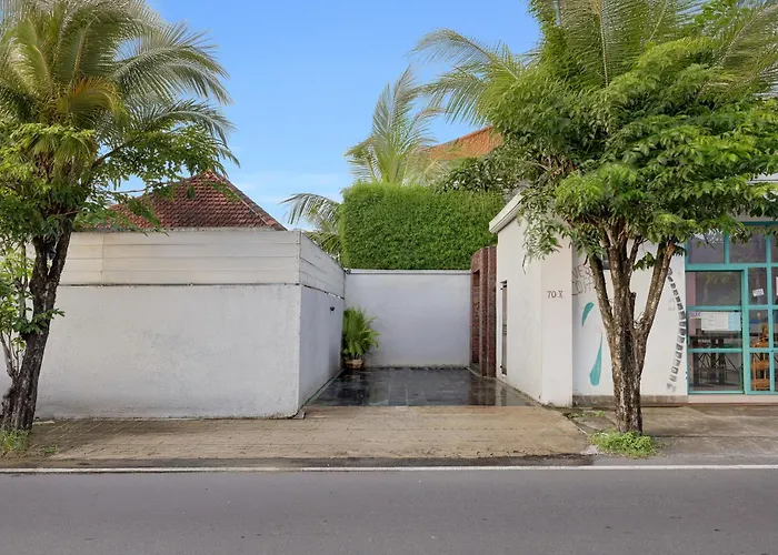 Spacious 4 Bedroom 4 Baths In Villa Seminyak (Bali)