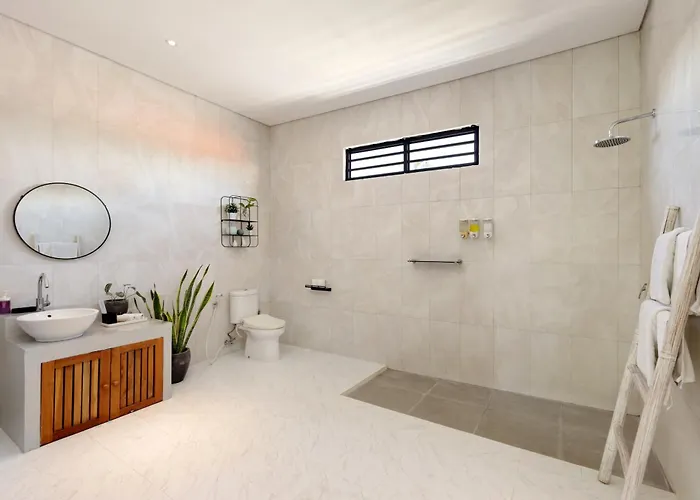 Villa Spacious 4 Bedroom 4 Baths In Seminyak (Bali)